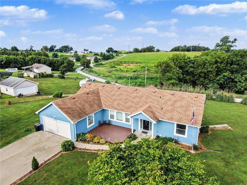20350 Orchard Ln, St Joseph, MO 64505