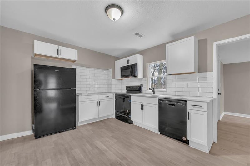 1420 Appleton Ave, Independence, MO 64052
