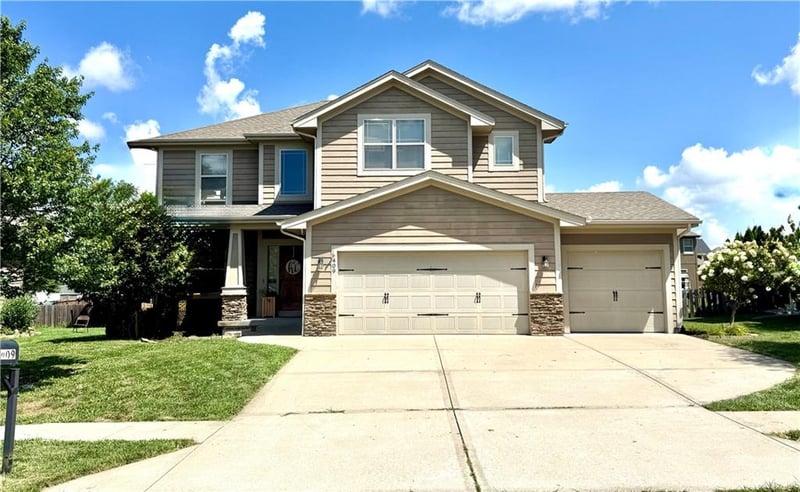 409 Webster Dr, Blue Springs, MO 64014