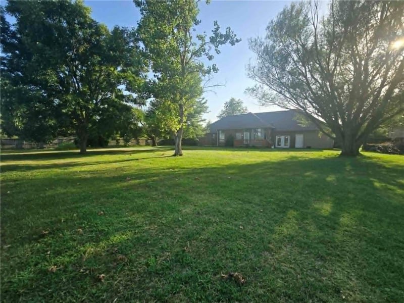2011 Epicurean Dr, Clinton, MO 64735