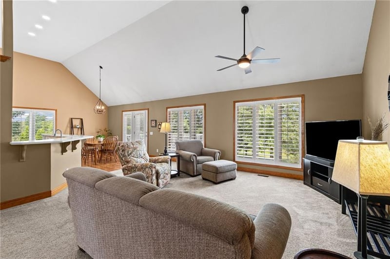 6401 Reed Ln, Trimble, MO 64492