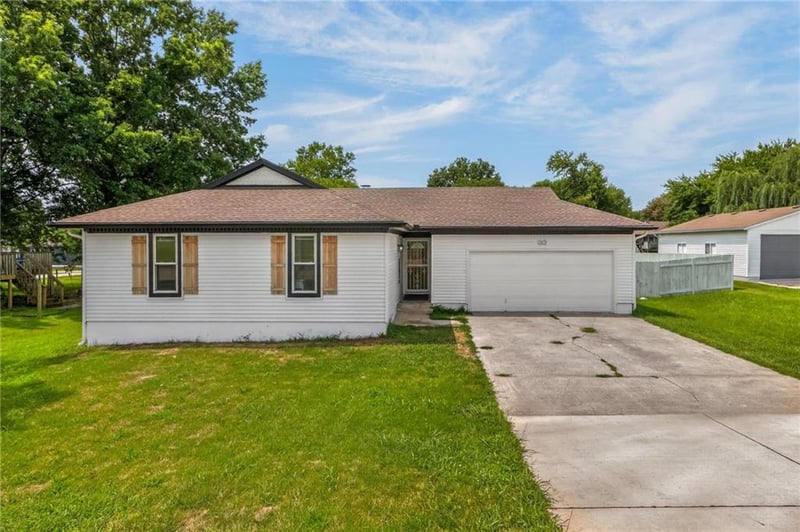 10512 Oak Trafficway, Kansas City, MO 64155