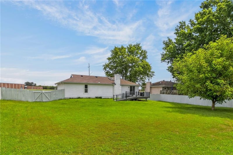 10512 Oak Trafficway, Kansas City, MO 64155