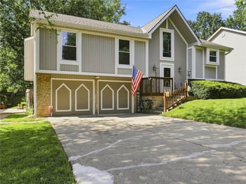4109 NW 64th Pl, Kansas City, MO 64151