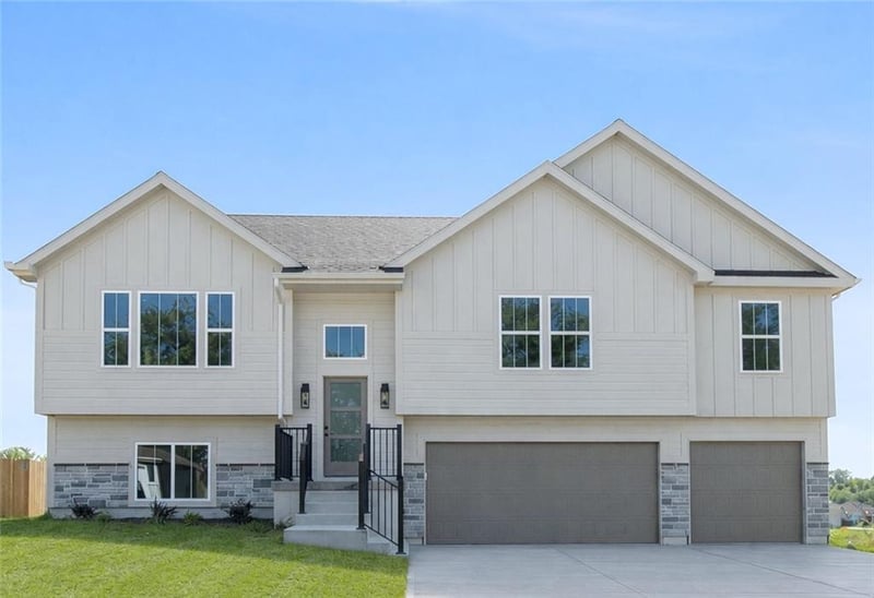1325 Holland Ct, Independence, MO 64056
