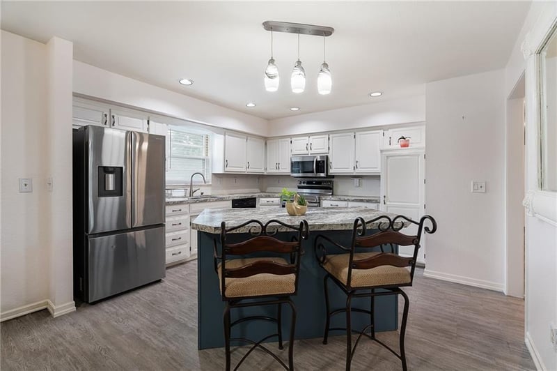 14717 Seminole Dr, Olathe, KS 66062