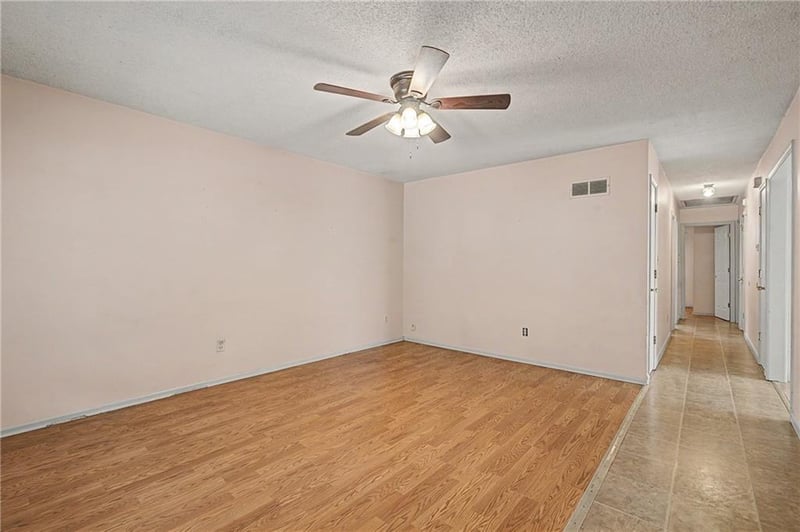 1526 Pleasant St, Independence, MO 64050
