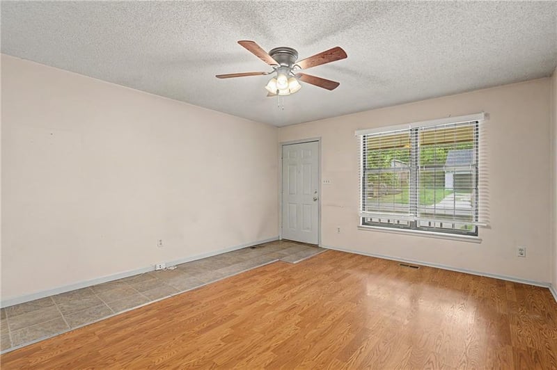 1526 Pleasant St, Independence, MO 64050