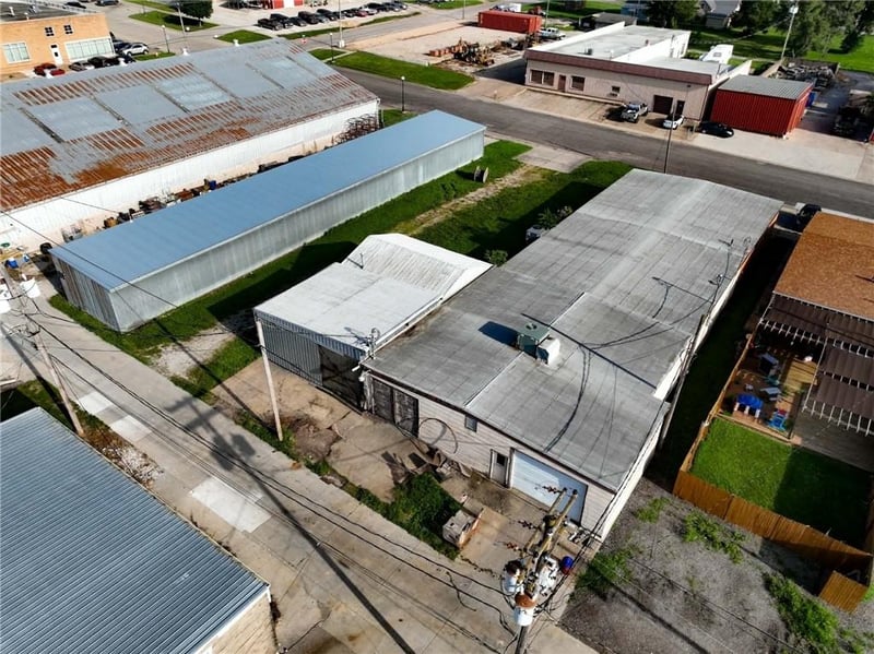 808 Utah St, Hiawatha, KS 66434