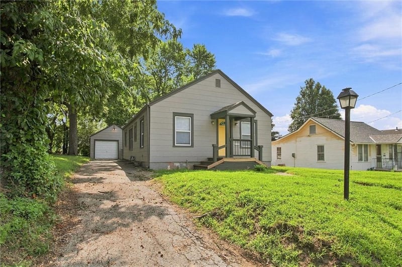 1125 S Dodgion Ave, Independence, MO 64050