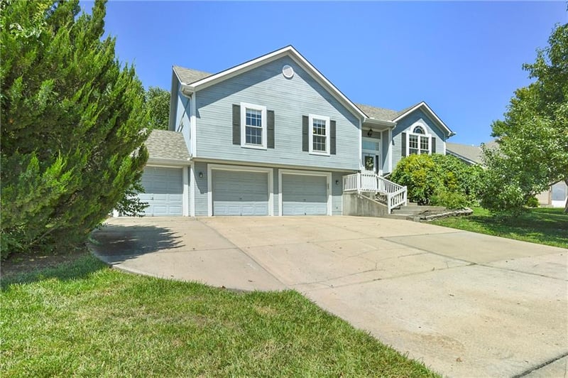 2606 24th St, Leavenworth, KS 66048