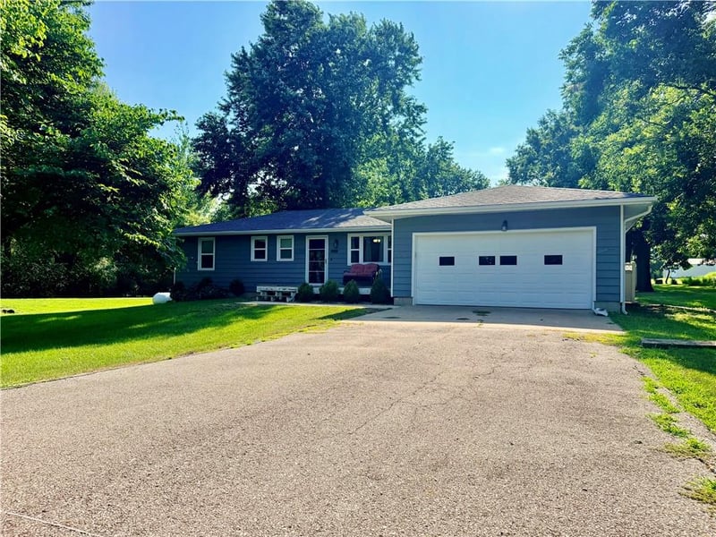412 NW 21 Rd, Warrensburg, MO 64093