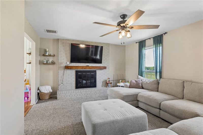 6750 Old 69 Hw, Cameron, MO 64429