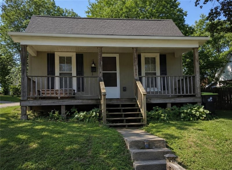 307 Chestnut St, Harrisonville, MO 64701