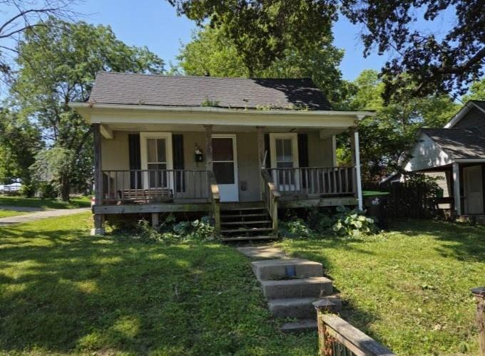 307 Chestnut St, Harrisonville, MO 64701