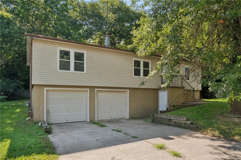 4804 Christie Cir, Blue Springs, MO 64015