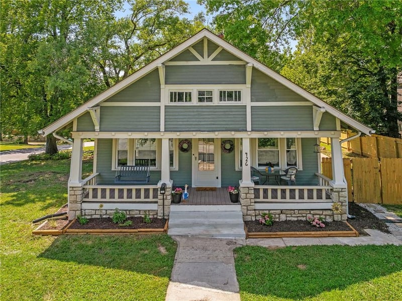 426 Nettleton Ave, Bonner Springs, KS 66012