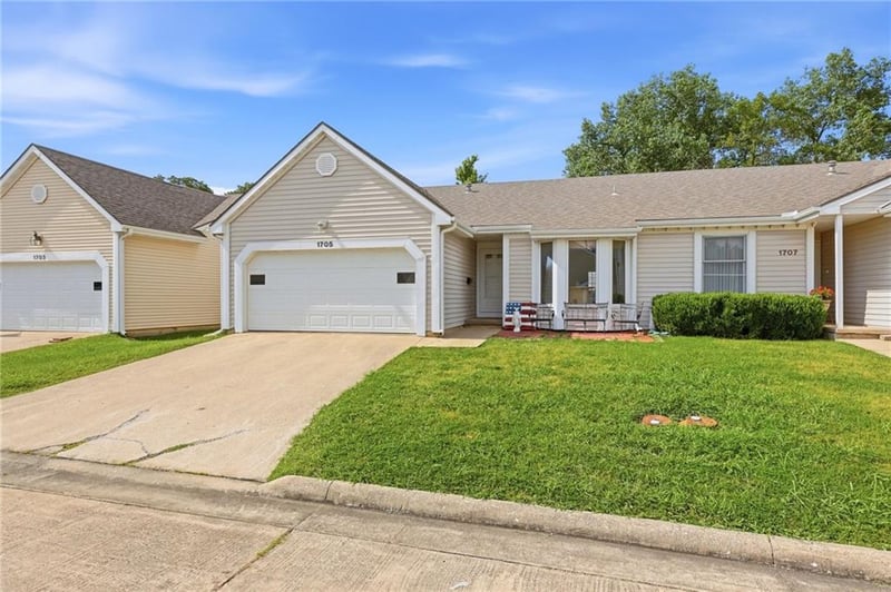 1705 Westbury Ln, Fort Scott, KS 66701