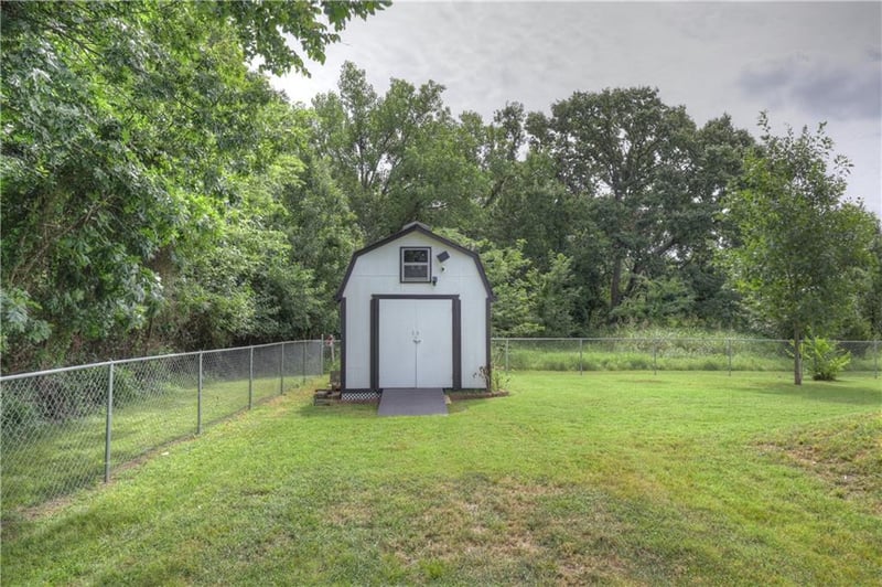 1915 Goetz Blvd, Joplin, MO 64801