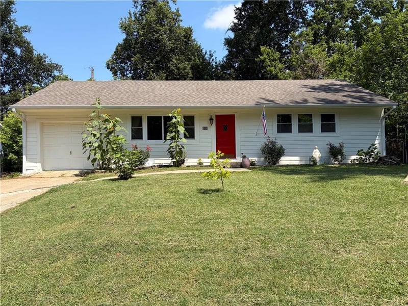 905 80th Ter, Kansas City, KS 66112