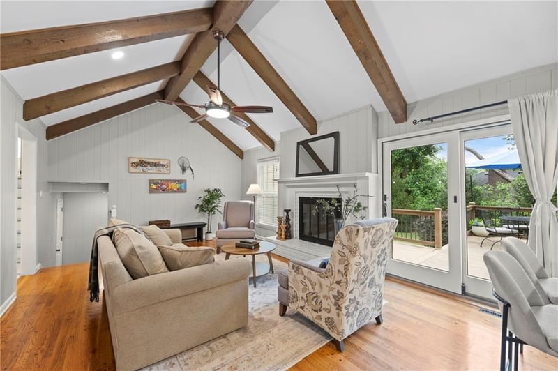 9527 Cedar St, Overland Park, KS 66207
