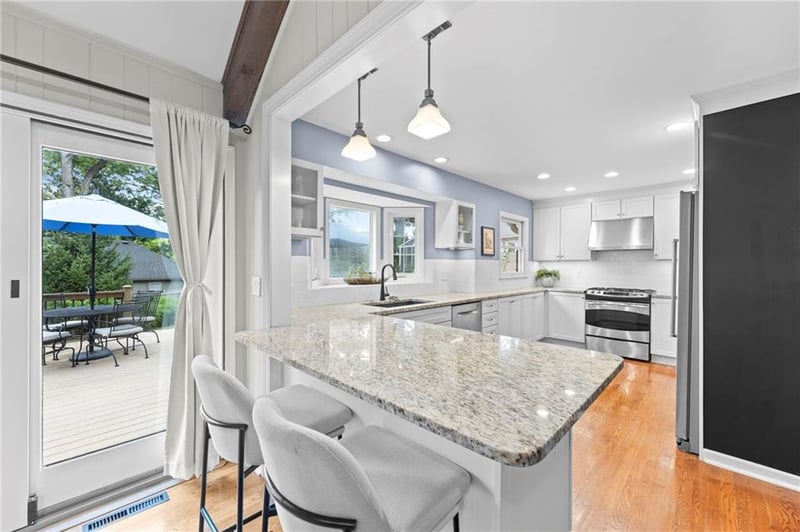 9527 Cedar St, Overland Park, KS 66207