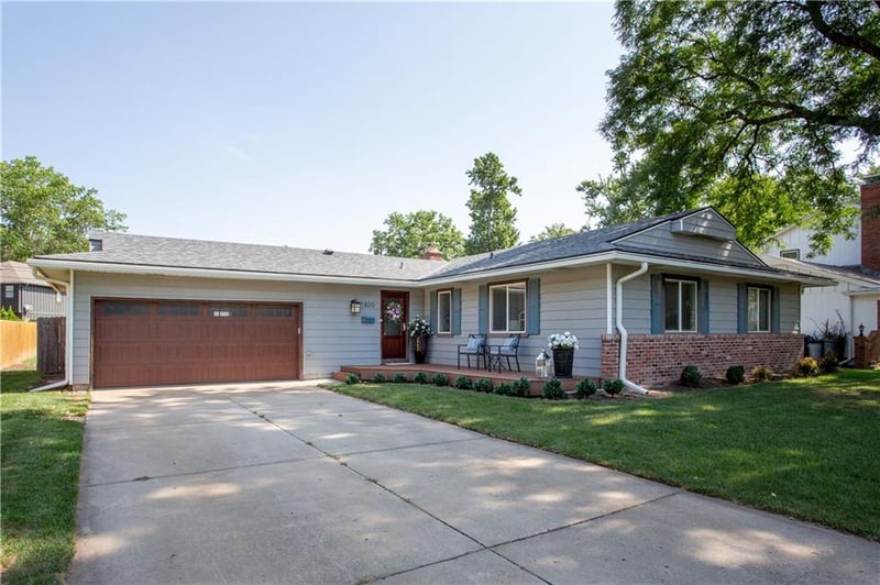 7800 95th Ter, Overland Park, KS 66212