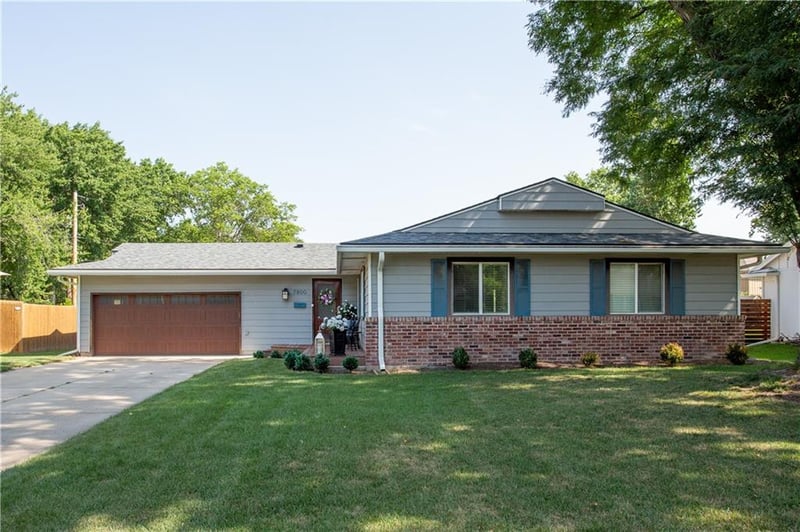 7800 95th Ter, Overland Park, KS 66212