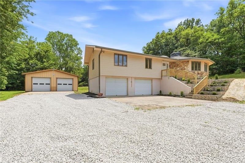19607 Fightmaster Rd, Trimble, MO 64492
