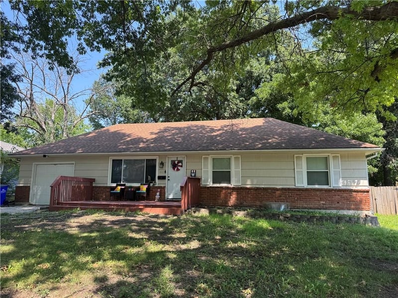 613 Corder St, Lee's Summit, MO 64063