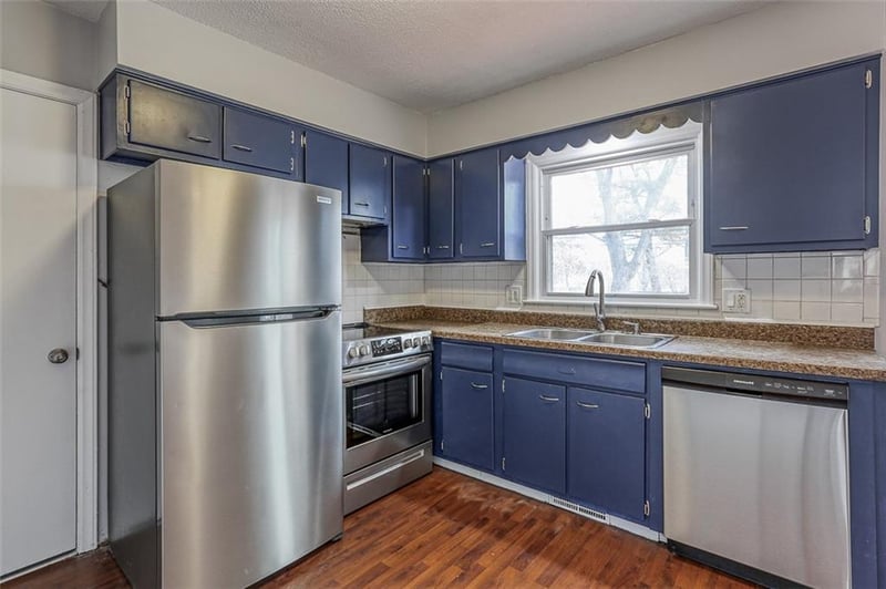 613 Corder St, Lee's Summit, MO 64063