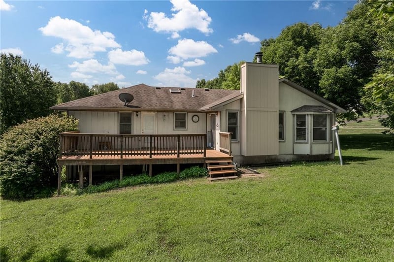 5 Hilltop Terrace Rd, St Joseph, MO 64507