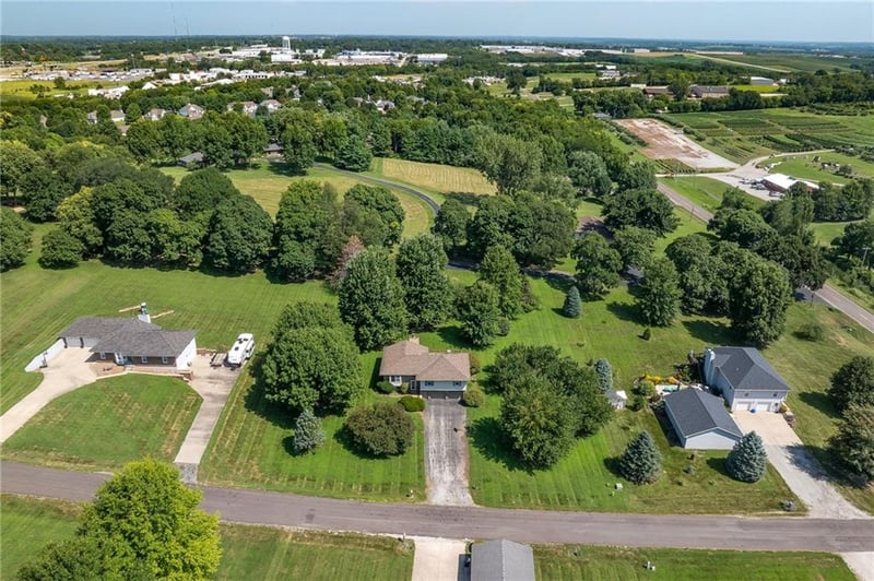 5 Hilltop Terrace Rd, St Joseph, MO 64507