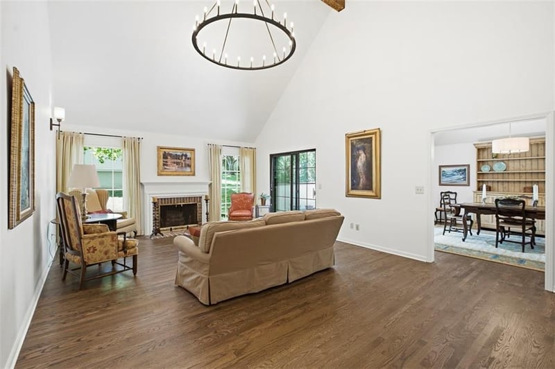 7930 Bristol Ct, Prairie Village, KS 66208
