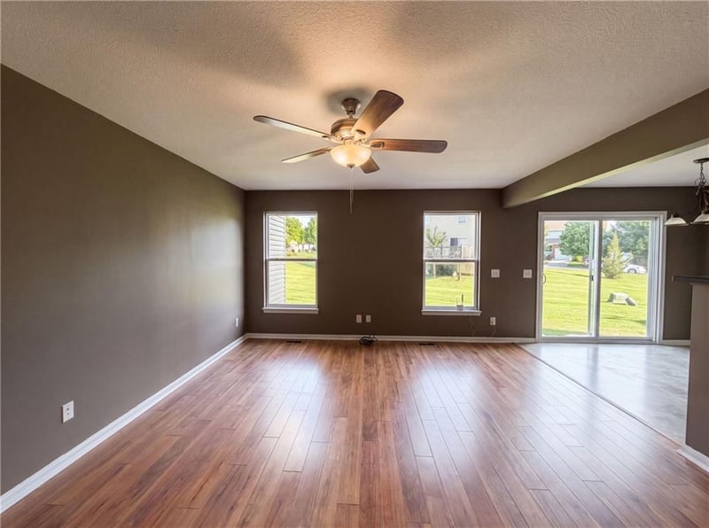 1132 Arborfair Dr, Lee's Summit, MO 64082
