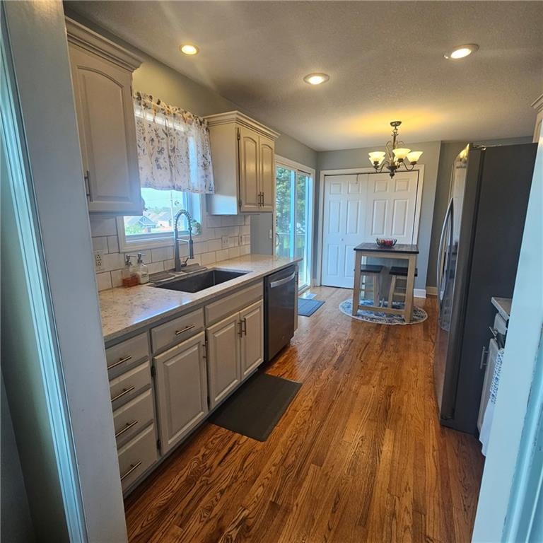 5122 Brookhaven Dr, St Joseph, MO 64507