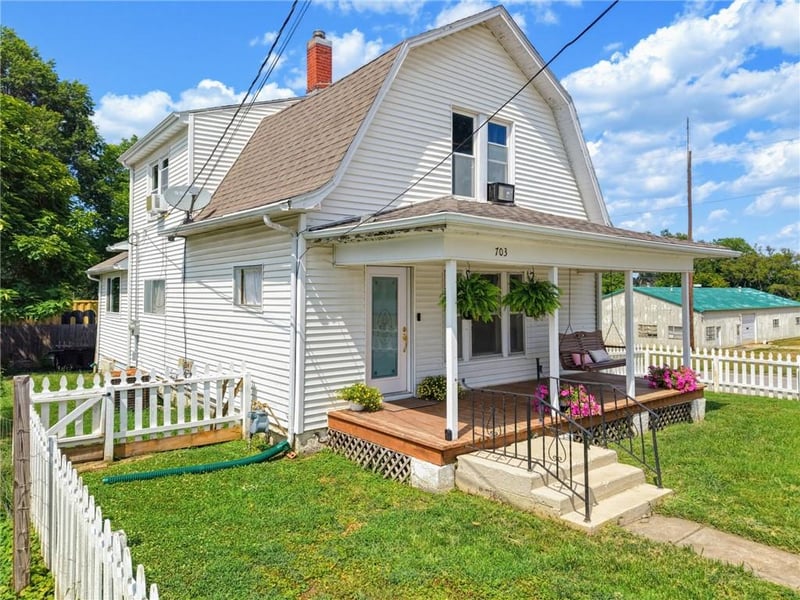 703 7th St, Trenton, MO 64683