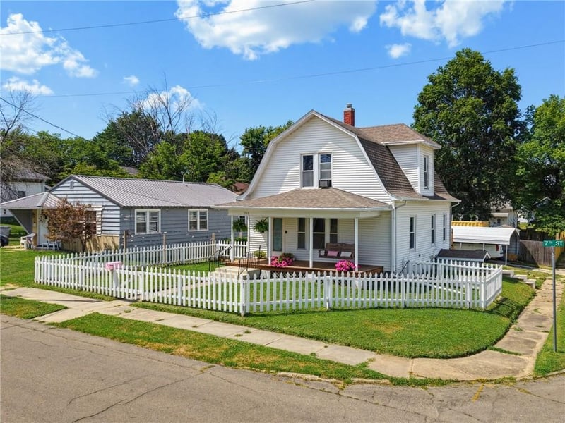 703 7th St, Trenton, MO 64683