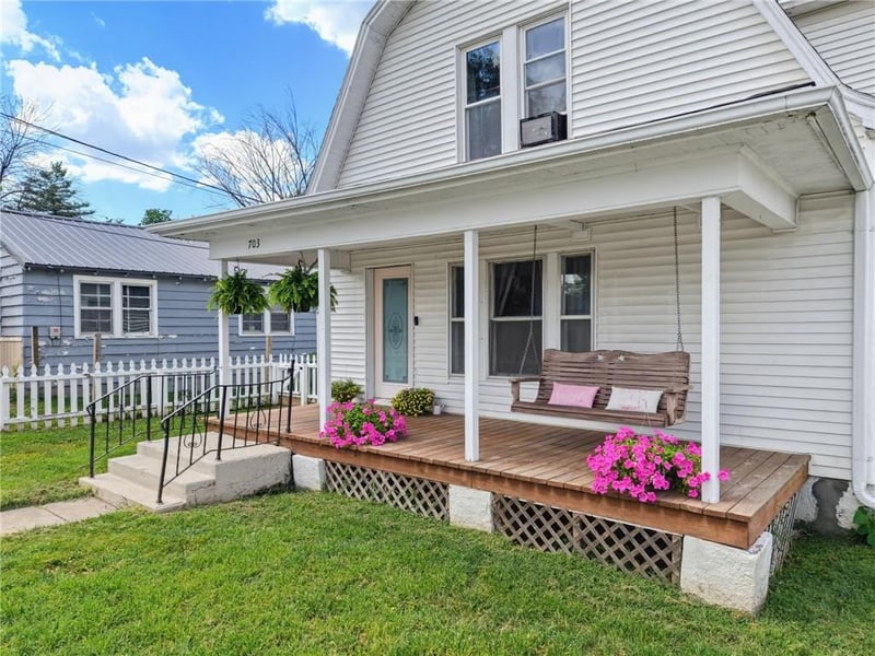 703 7th St, Trenton, MO 64683