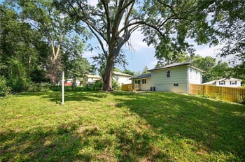 8105 E 91st St, Kansas City, MO 64138