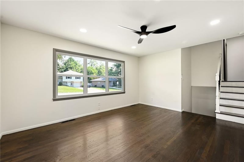 8105 E 91st St, Kansas City, MO 64138