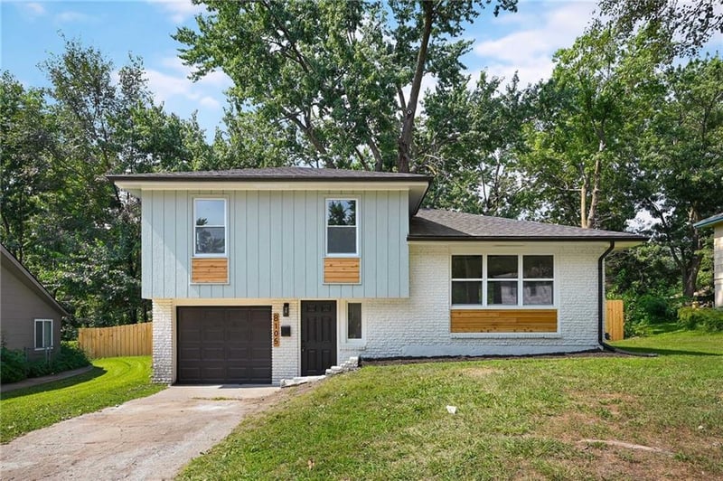 8105 E 91st St, Kansas City, MO 64138