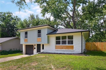 8105 E 91st St, Kansas City, MO 64138