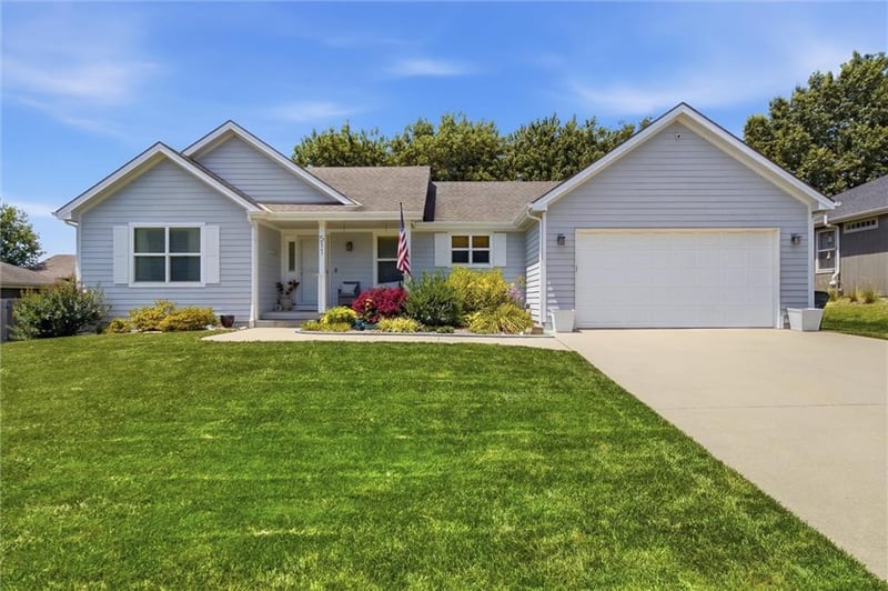 511 Rebecca Ln, Lawrence, KS 66044