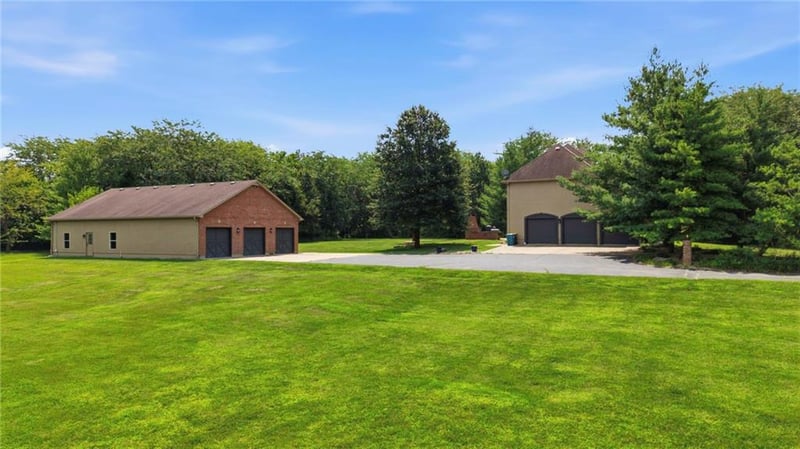 20215 Grand Dr, Belton, MO 64012