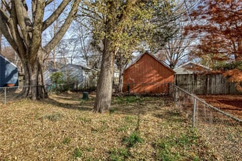 7607 Jefferson St, Kansas City, MO 64114