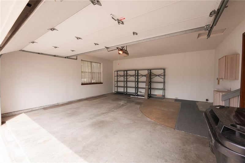 5209 Megan Dr, Independence, MO 64055