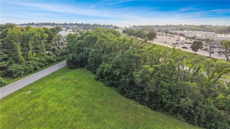 100 Aa Hw, Blue Springs, MO 64014