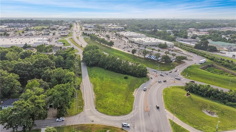 100 Aa Hw, Blue Springs, MO 64014