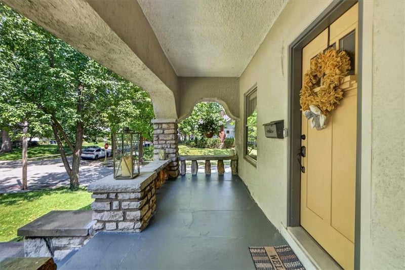 5801 Charlotte St, Kansas City, MO 64110